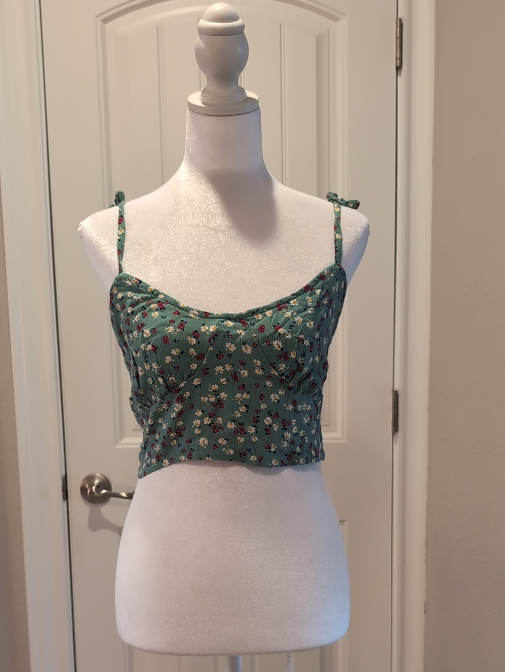 Floral Print Cropped Cami Top
